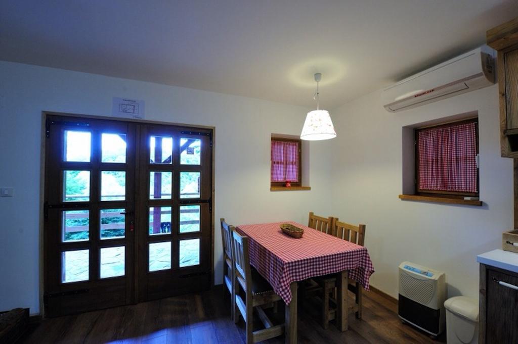Apartment Drvena kuca Gornji Zvečaj Oda fotoğraf